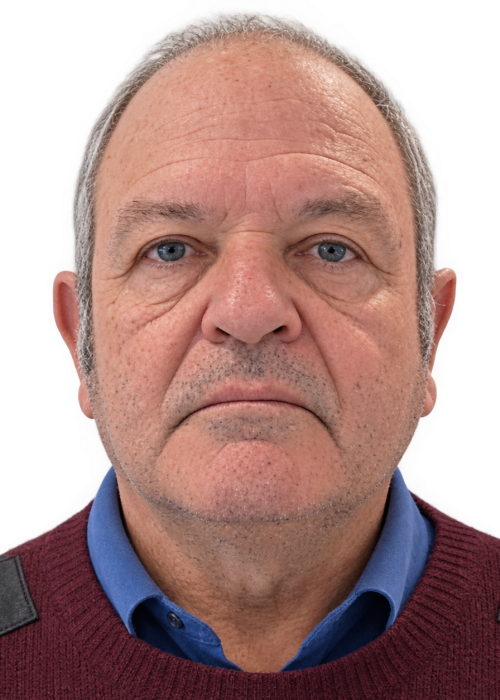 Retrato-de-homem-idoso-em-fundo-transparente